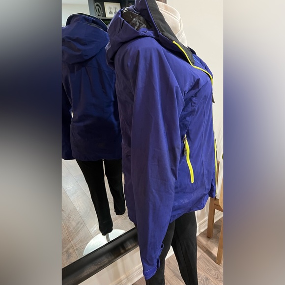 Columbia insulated winter jacket - Picture 2 of 11